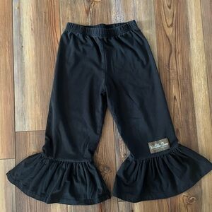 ⭐️Bundle 5 for $30 - Matilda Jane Black Ruffle Capri Pants